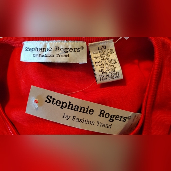 Stephanie Rogers | Red Cardigan top with Gold Accent Clasp – Size L – NWT ❤️ - Picture 3 of 7